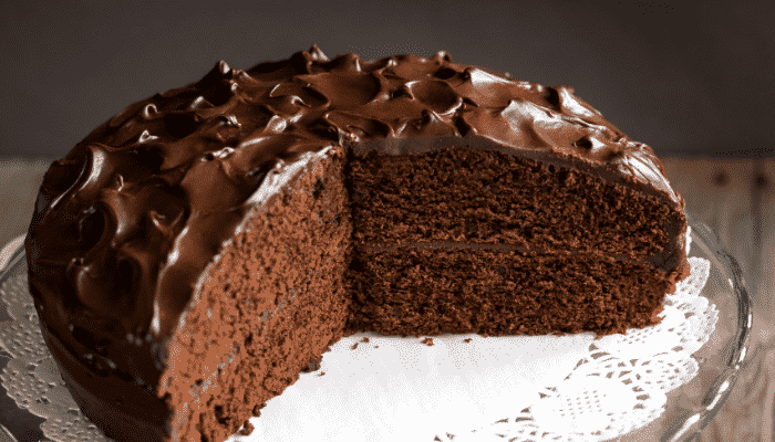 Deliciosa Torta de Chocolate. Receita Super Rápida e Prática. Confira 