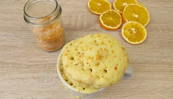 Bolo de Laranja na Caneca Para Seu Café da Manhã. Veja