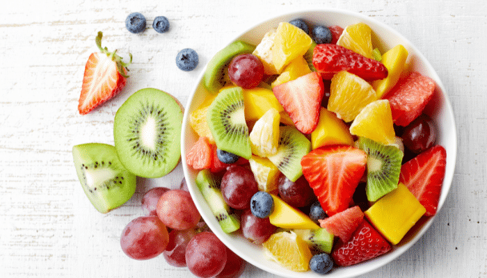 Salada de Frutas com Whey. Faça Uma Refeição Completa e Nutritiva Usando Apenas 3 Ingredientes