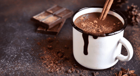 Chocolate quente fit incrivelmente saboroso. Apenas 4 ingredientes e tenha uma bebida espetacular