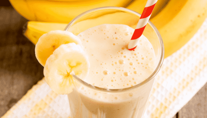 Vitamina de Banana e Castanha. Uma Bebida Completa e Super Deliciosa Para Aproveitar seu Verão. Confira