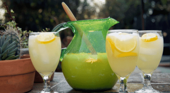 Limonada suíça a veja como é fácil e prático esse delicioso suco