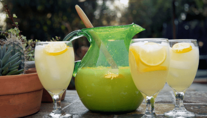 Limonada suíça a veja como é fácil e prático esse delicioso suco