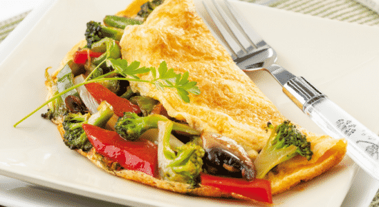 Omelete de brócolis com queijo extremamente delicioso e fácil veja com fazer