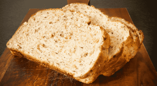 Pão integral de micro-ondas macio e fofinho para comer no café da manhã confira