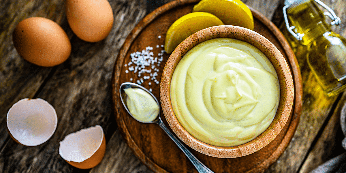 Como fazer maionese verde caseira fácil e deliciosa para todas as ocasiões
