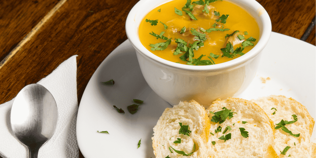 Caldo de abóbora fácil da vovó delicioso ideal para todos os momentos