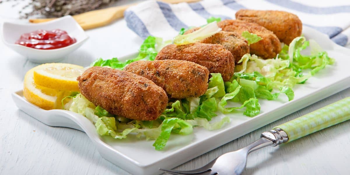 Croquete de carne moída simples e fácil de preparar para o lanche de toda família