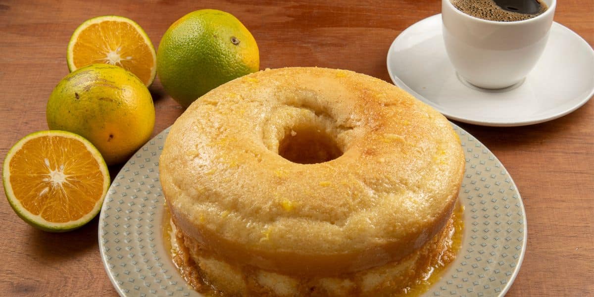 Bolo de laranja bem fofo e saboroso da vovó ideal para todas as ocasiões