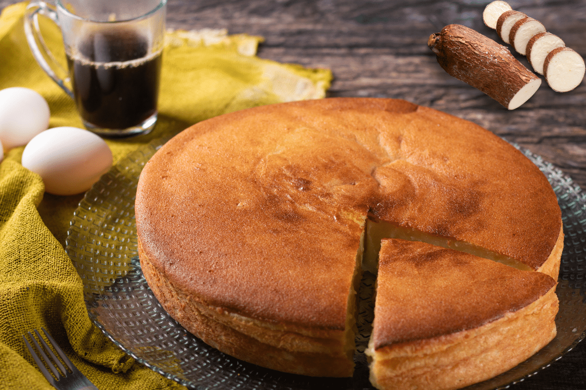 Receita de bolo de mandioca com coco muito delicioso e macio ideal para comer com café