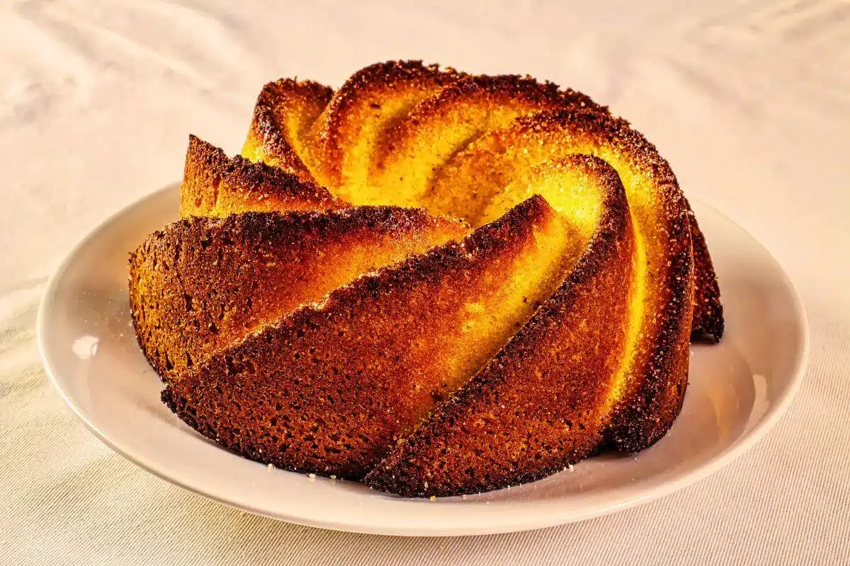 Bolo de fubá fofinho para tomar com café