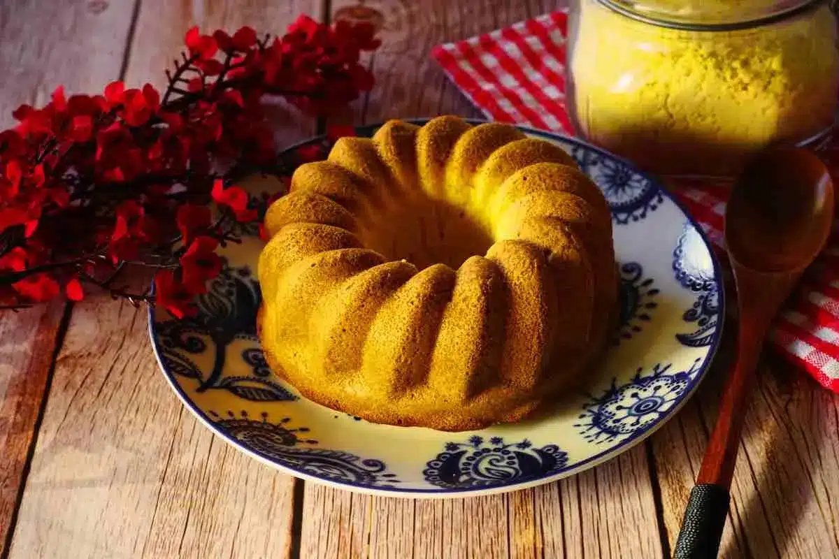 Bolo de fubá que não vai leite deliciosa e fácil de fazer