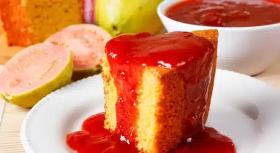 Bolo de Fubá com Goiabada: Receitas Tradicionais e Dicas Infalíveis